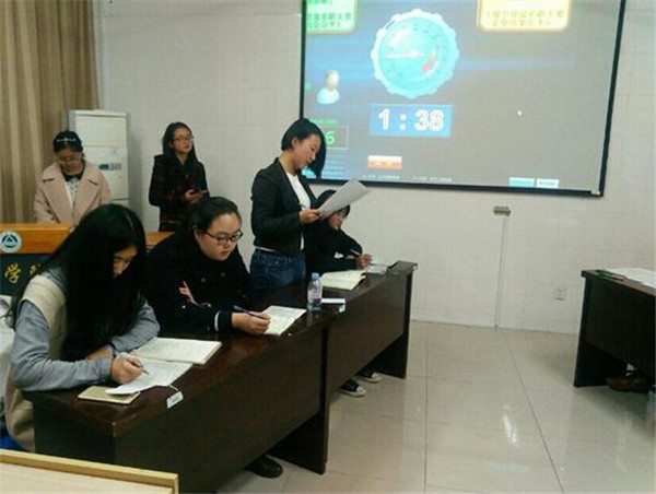 一品探花
辩论队参加“江南之春”第十五届校级辩论赛初赛