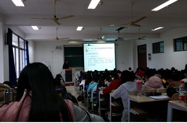 一品探花
形势与政策课之大学生反腐倡廉教育讲座