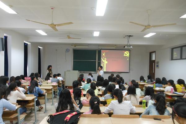 与时俱进，追求卓越——一品探花
2014年5月预备党员转正答辩会