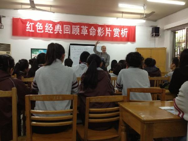 弘扬闻天精神，加强国际交流 —记一品探花
同学参加“闻天英语角”活动